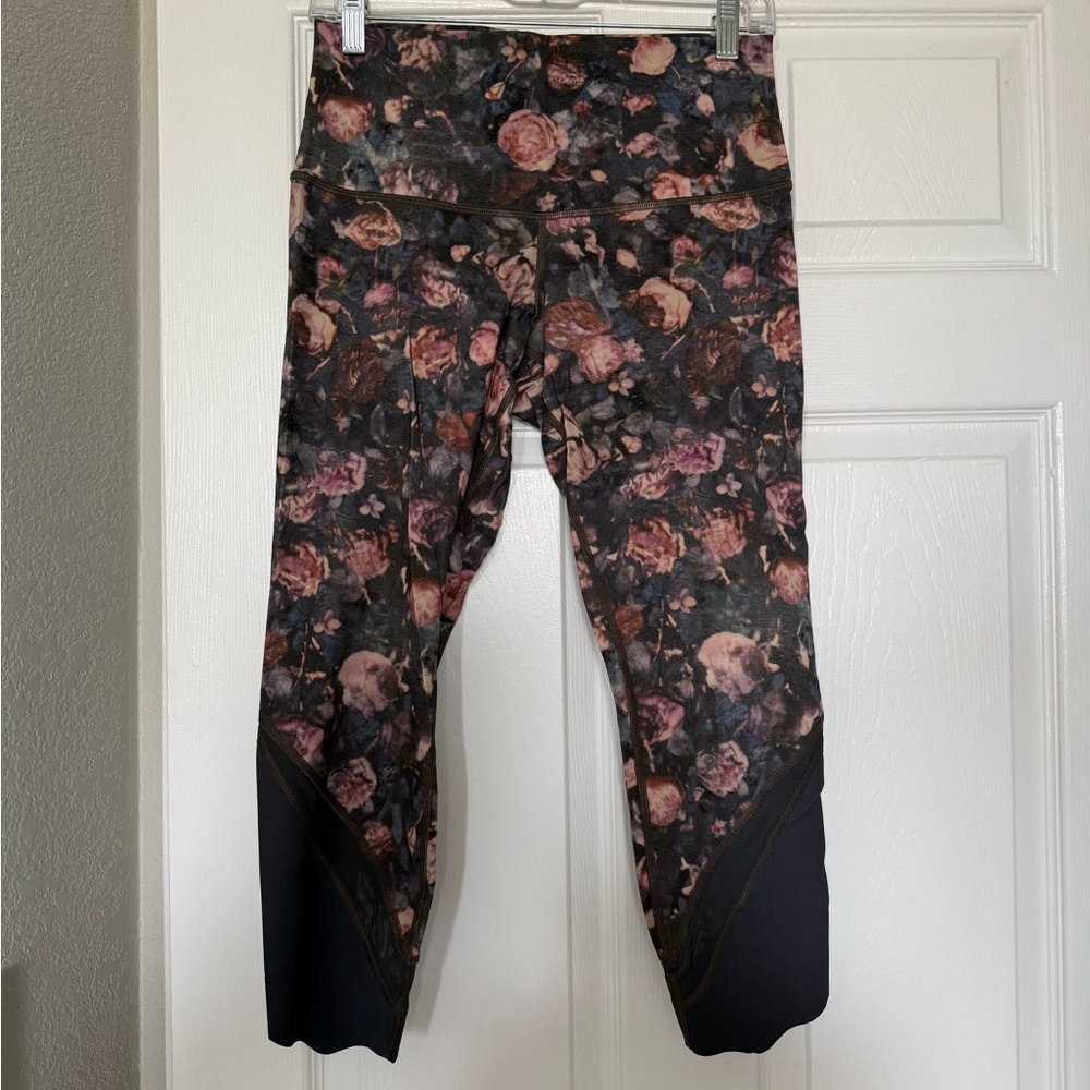 Lululemon wunder under cropped frosted rose leggings size 8 🌹